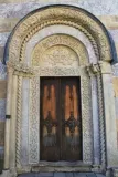 Kosovo-Monastero-di-Visoki-Decani-Il-prezioso-portale-di-ingresso