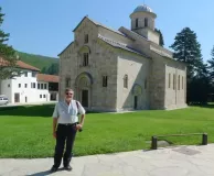 Kosovo-Monastero-di-Visoki-Decani-Karra-allinterno-delle-mura-del-complesso-serbo-ortodosso