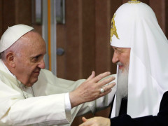 (Alcuni) cristiani protestano per la trasformazione in moschea di Santa Sofia (Alcuni) cristiani protestano per la trasformazione in moschea di Santa Sofia