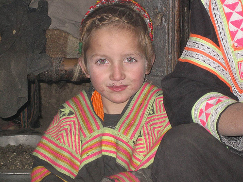 kalash discendenza - bambina kalash