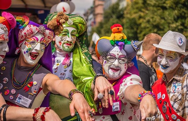 silvana de mari gay - prague-gay-pride-parade-2016-alamyE6JHNM